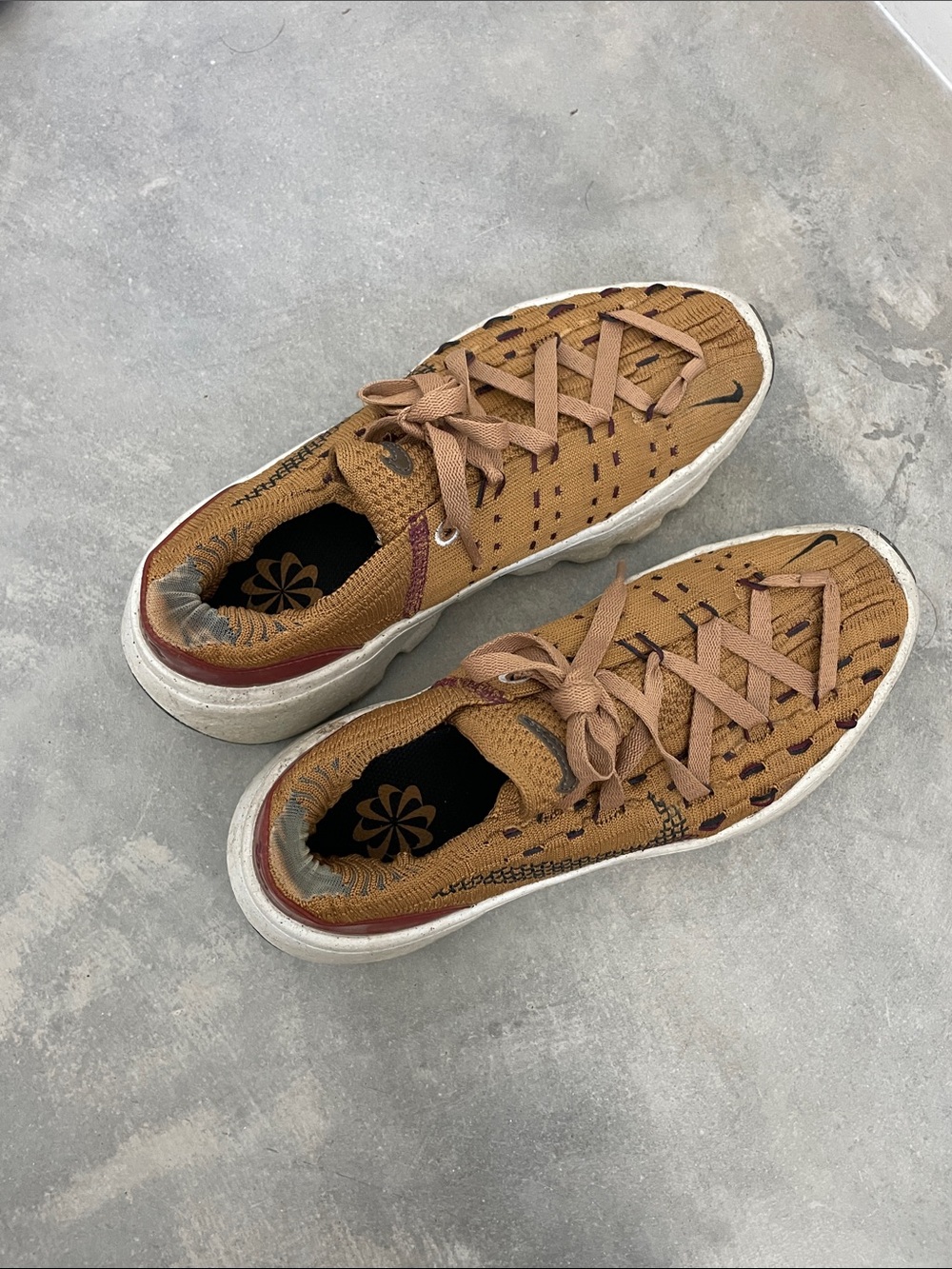Nike Space Hippie 04 Wheat/ Black-Dark Beetroot DA2725-701 - Picture 2 of 9